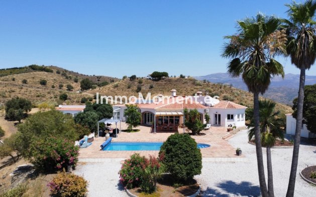Villa independiente - Reventa - Málaga Este - El Trapiche
