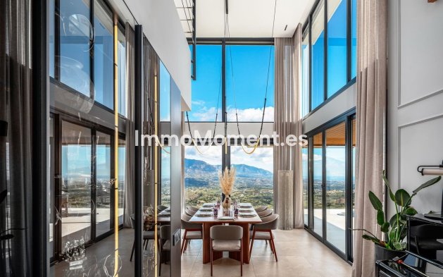 Villa independiente - Reventa - Marbella - La Mairena