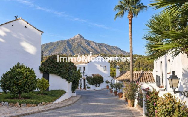 Villa independiente - Reventa - Marbella - Nueva Andalucía