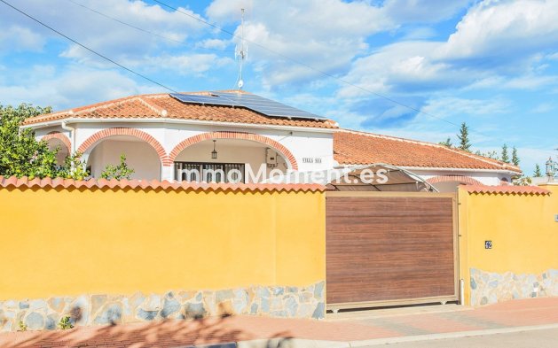 Villa independiente - Reventa - Orihuela - Los Balcones