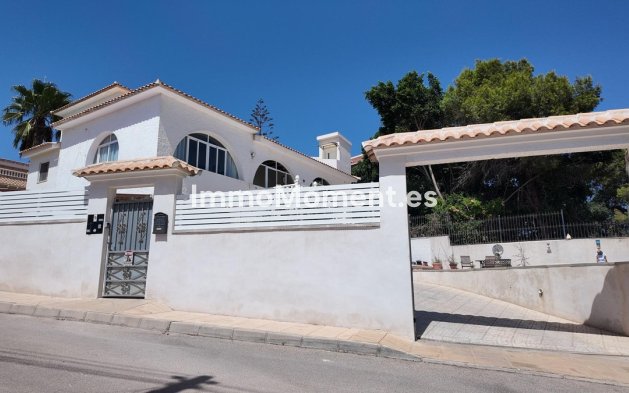 Villa independiente - Reventa - San Miguel de Salinas - San Miguel de Salinas Centro