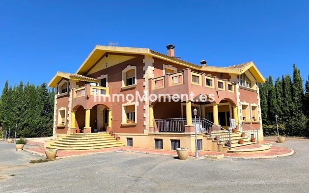 Villa independiente - Reventa - Yecla - Yecla Centro