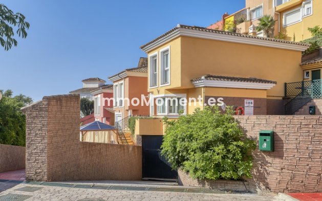 Villa - Resale - Benalmadena - Benalmadena Centro