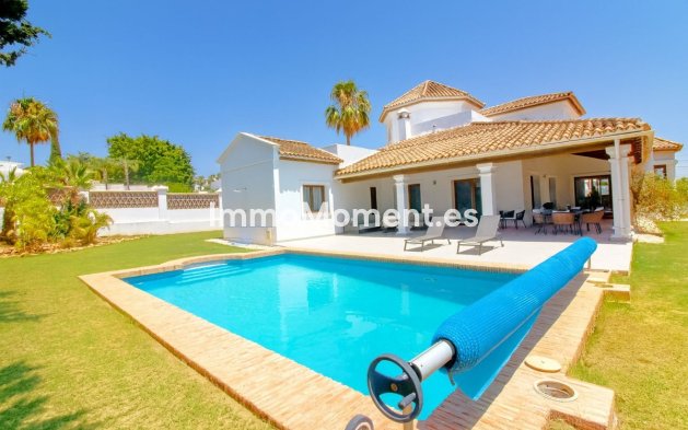 Villa - Resale - El Paraiso - New Golden Mile