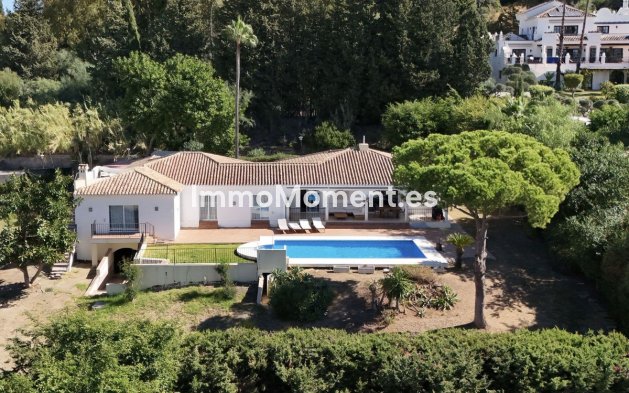 Villa - Resale - El Paraiso - New Golden Mile