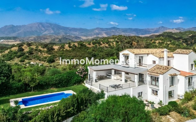 Villa - Resale - Estepona - Estepona Centro