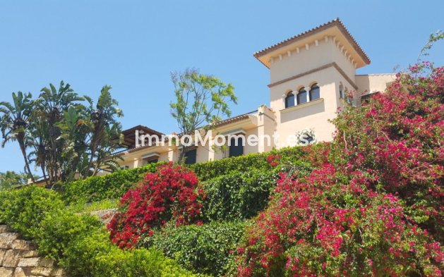 Villa - Resale - Estepona - Estepona Centro