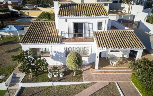 Villa - Resale - Estepona - Estepona Centro