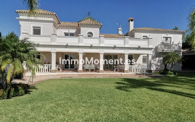 Villa - Resale - Estepona - Estepona Centro