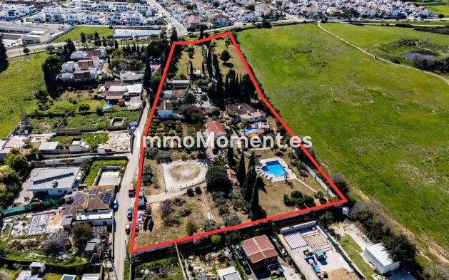 Villa - Resale - Inland  - Alhaurín de la Torre