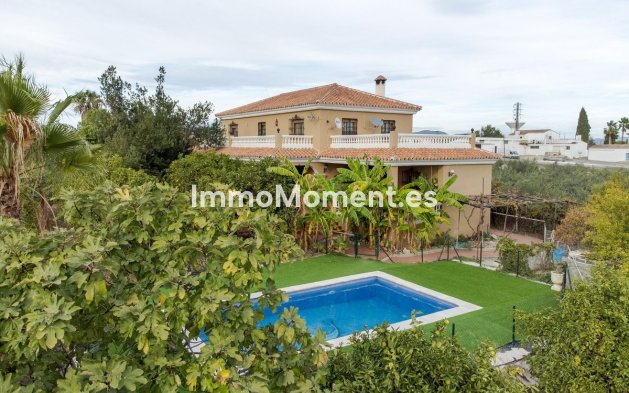 Villa - Resale - Inland  - Alhaurín el Grande Centro