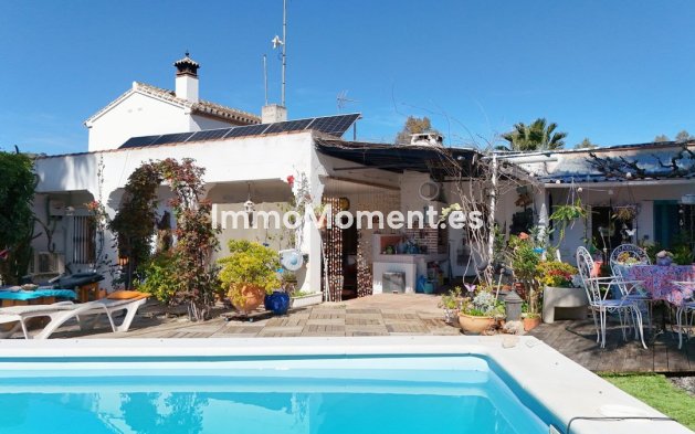 Villa - Resale - Inland  - Coín