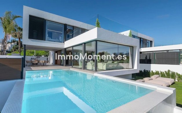 Villa - Reventa - El Paraiso - New Golden Mile