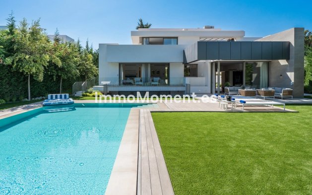 Villa - Reventa - El Paraiso - New Golden Mile