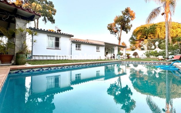 Villa - Reventa - Estepona  - Atalaya