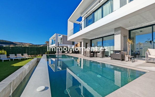 Villa - Reventa - Estepona  - Valle Romano