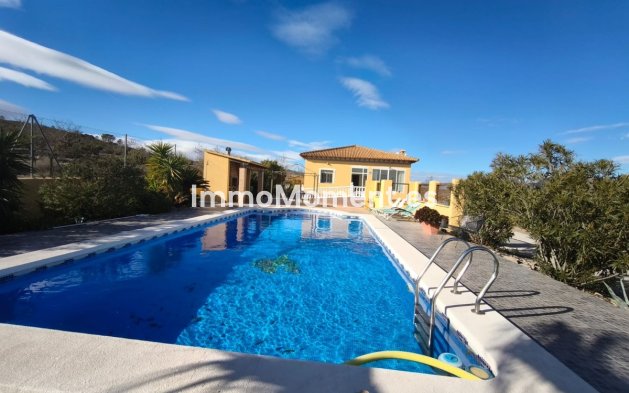 Villa - Wiederverkauf - Hondón de los Fráiles - Hondón de los Frailes Centro