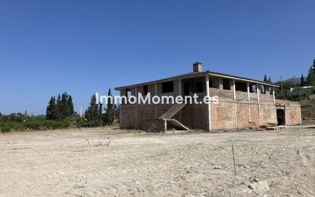 Villa - Wiederverkauf -   Inländisch - Alhaurín el Grande Centro