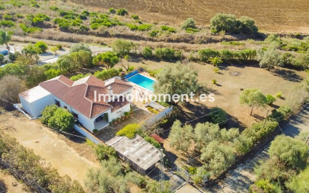 Villa - Wiederverkauf -   Inländisch - Almogía