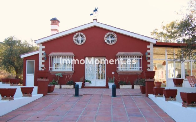 Villa - Wiederverkauf -   Inländisch - Coín