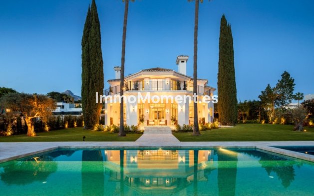 Villa - Wiederverkauf - Marbella - Nueva Andalucía