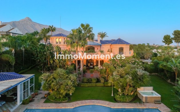 Villa - Wiederverkauf - Marbella - Nueva Andalucía