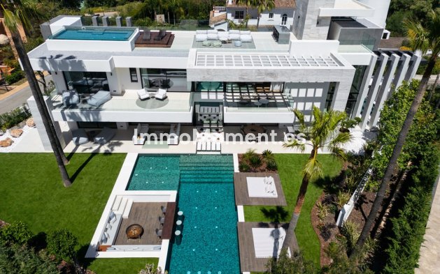 Villa - Wiederverkauf - Marbella - Nueva Andalucía