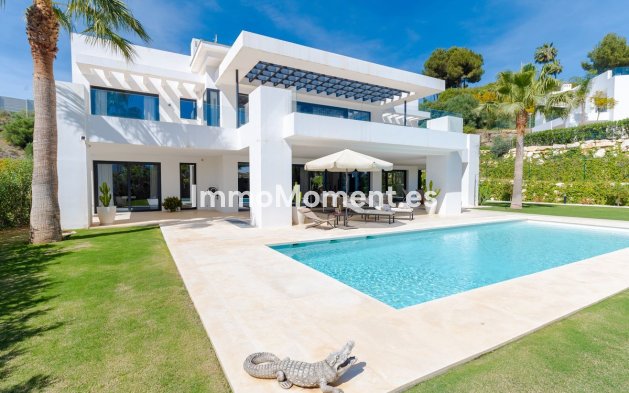 Villa - Wiederverkauf - Marbella - Nueva Andalucía