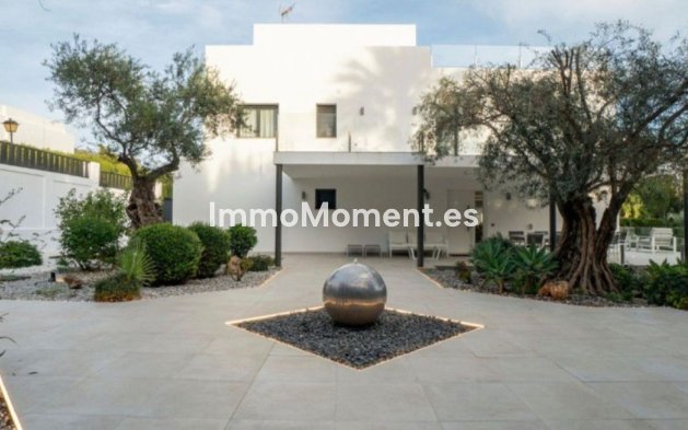 Villa - Wiederverkauf - Marbella - Nueva Andalucía