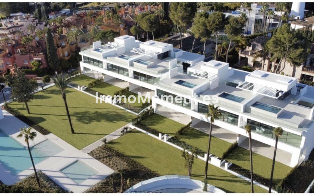 Villa - Wiederverkauf - Marbella - Nueva Andalucía