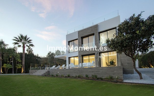 Villa - Wiederverkauf - Marbella - Nueva Andalucía