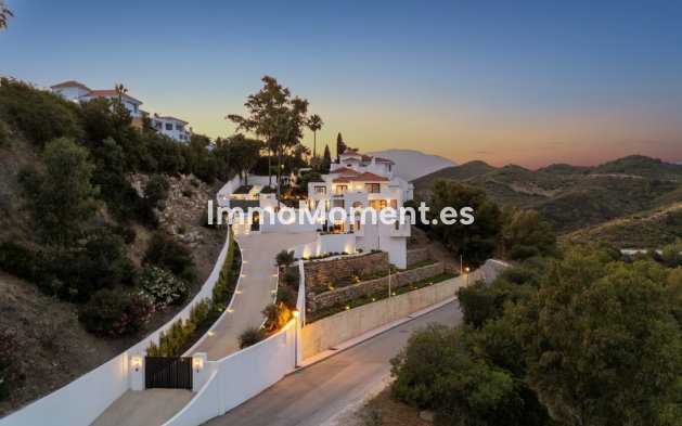 Villa - Wiederverkauf - Marbella - Nueva Andalucía