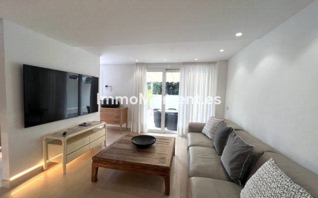 Villa - Wiederverkauf - Marbella - Nueva Andalucía
