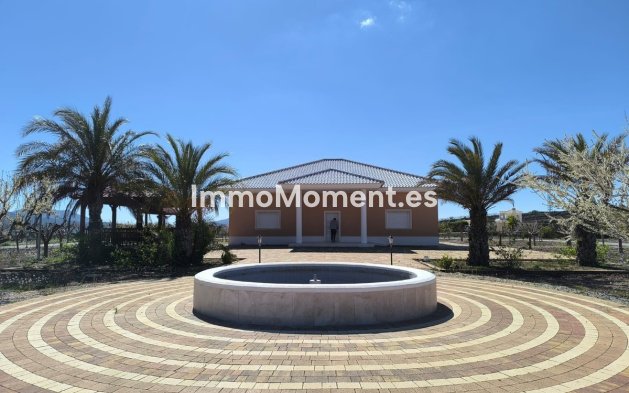 Villa - Wiederverkauf - Pinoso - Pinoso Centro