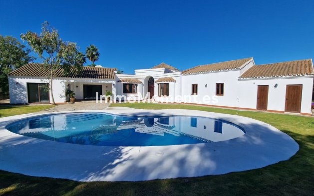 Villa - Wiederverkauf - Sotogrande - Sotogrande Alto