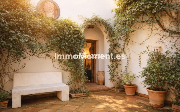 Villa - Wiederverkauf - Sotogrande - Sotogrande Costa