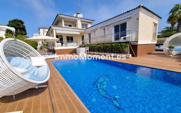 Villa - Wiederverkauf - Torrevieja - La Mata