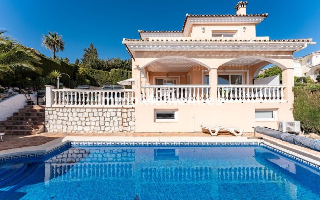 Vrijstaande villa - Bestaande woning - Benalmadena - La Capellania