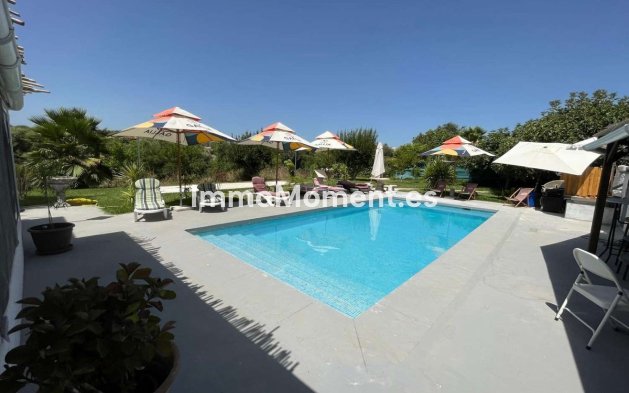 Vrijstaande villa - Bestaande woning - Binnenland  - Alhaurín el Grande Centro