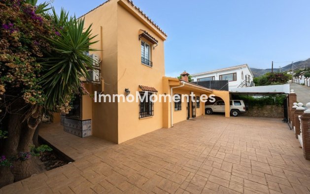 Vrijstaande villa - Bestaande woning - Binnenland  - Alhaurín el Grande Centro