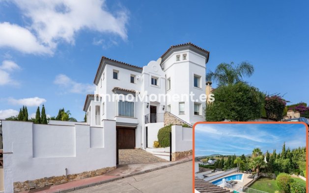 Vrijstaande villa - Bestaande woning - Binnenland  - Coín