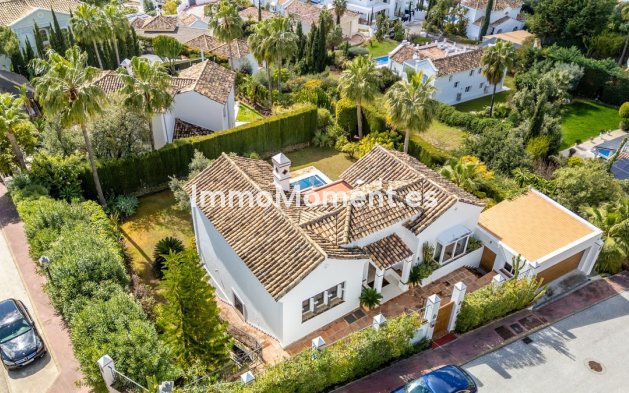 Vrijstaande villa - Bestaande woning - Binnenland  - Istán