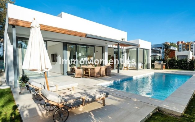 Vrijstaande villa - Bestaande woning - Estepona  - Atalaya