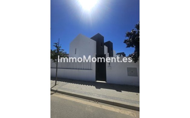 Vrijstaande villa - Bestaande woning - Estepona  - Atalaya