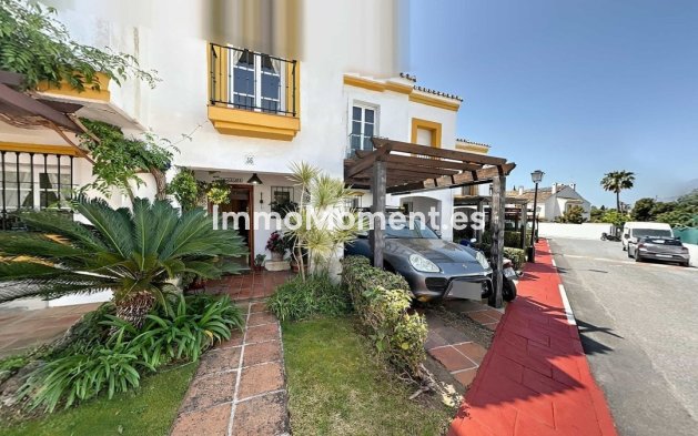 Vrijstaande villa - Bestaande woning - Estepona  - Atalaya