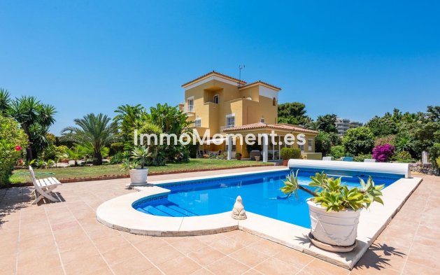 Vrijstaande villa - Bestaande woning - Estepona  - Atalaya