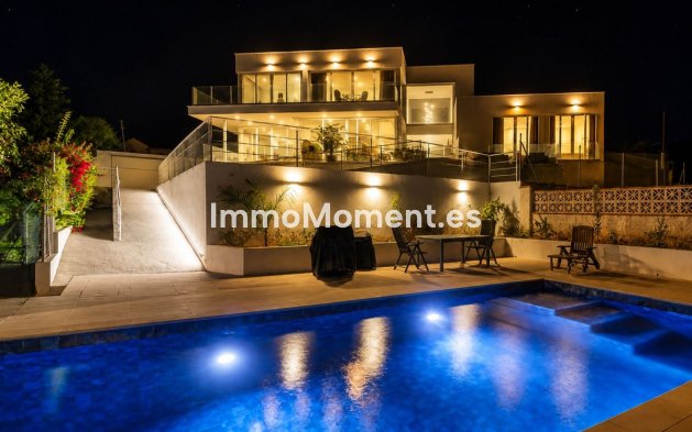Vrijstaande villa - Bestaande woning - Estepona  - Estepona Centro