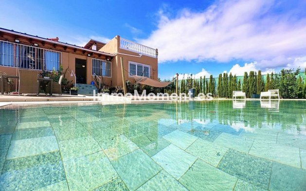 Vrijstaande villa - Bestaande woning - Estepona  - Estepona Centro