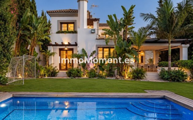 Vrijstaande villa - Bestaande woning - Estepona  - Estepona Centro