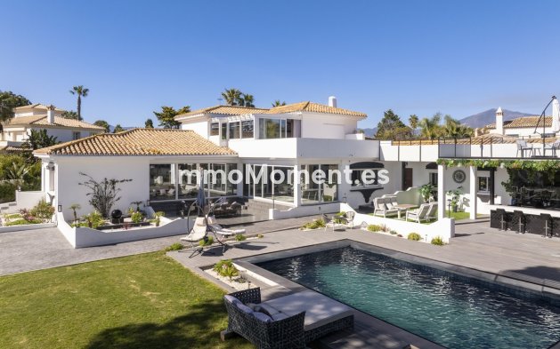 Vrijstaande villa - Bestaande woning - Estepona  - Estepona Centro